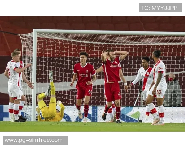 英超大战利物浦狂胜曼联四球大捷帽子戏法点燃全场热情