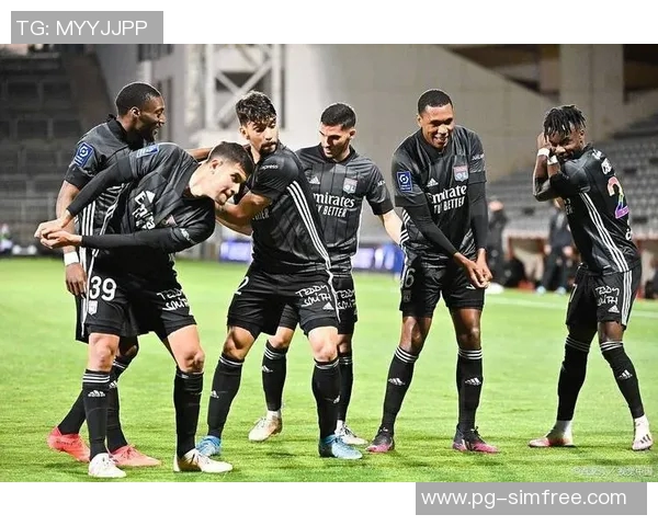 国王杯精彩对决里昂大胜切尔西五球狂潮引爆全场激情