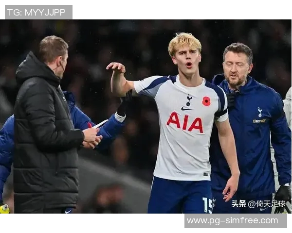 德甲激战：里昂大胜热刺帽子戏法引发争议判罚全场沸腾