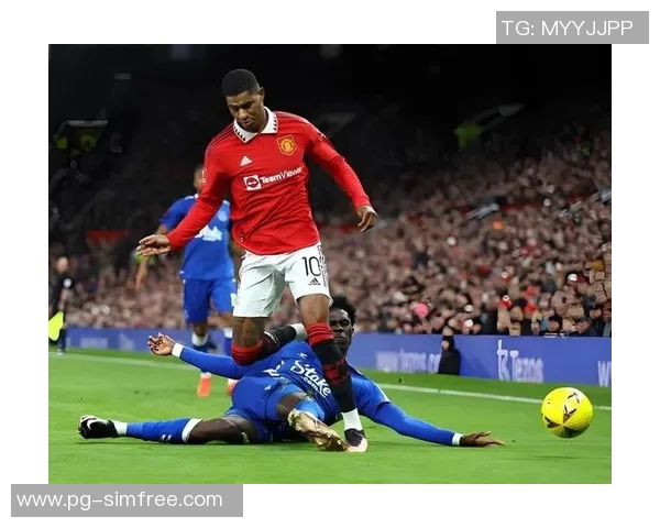 足总杯精彩对决曼城6-2战胜巴黎圣日耳曼神扑瞬间引发全场狂欢 足总杯精彩对决曼城6-2战胜巴黎圣日耳曼神扑瞬间引发全场狂欢